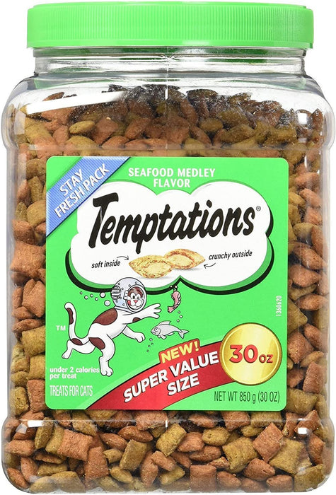 TEMPTATIONS Classic Treats for Cats 30-ounce Tubs - Seafood Medley Flavor.